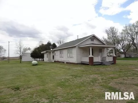 1015 Day St, Cornland, IL 62519 photo 1