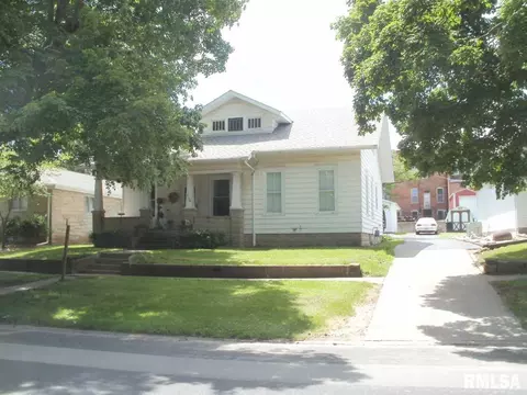 116 S Vine St, Mount Pulaski, IL 62548 photo 1