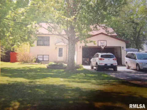 205 S Stewart, Mclean, IL 61754 photo 1
