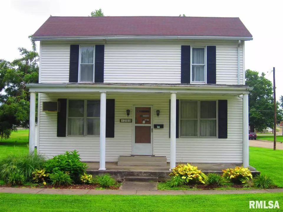  204 S Menard St, Mason City, IL 62664 photo 1