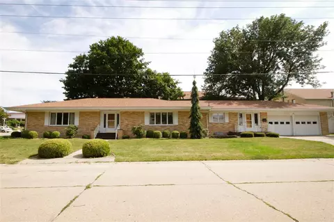 120 E Morgan St, Mount Pulaski, IL 62548 photo 1