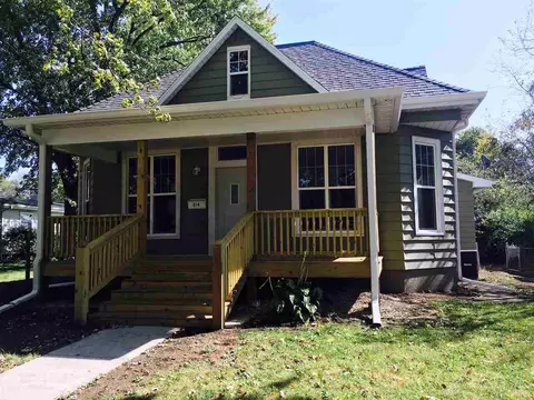 814 N Kickapoo St, Lincoln, IL 62656 photo 1