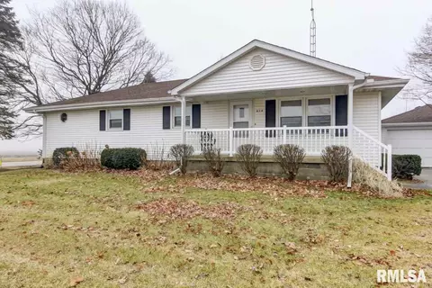 616 E Harry St, Mount Pulaski, IL 62548 photo 1