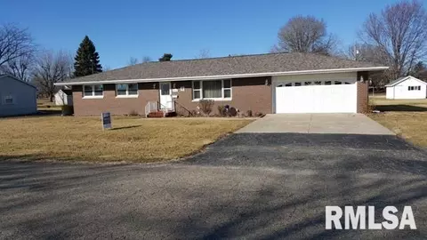 414 Olive St, Emden, IL 62635 photo 1