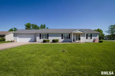 303 E Buttercup Dr, Athens, IL 62613 photo 1