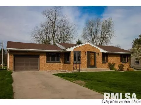 906 S Spring St, Mount Pulaski, IL 62548 photo 1