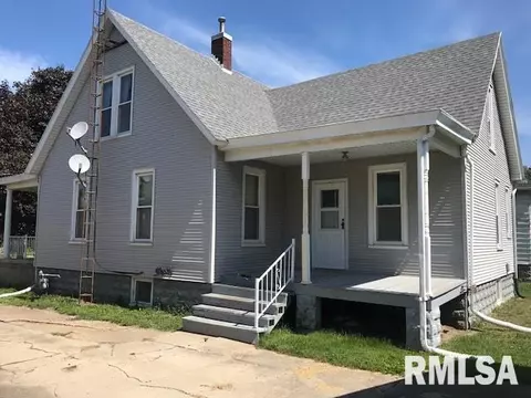 422 S Kickapoo St, Lincoln, IL 62656 photo 1