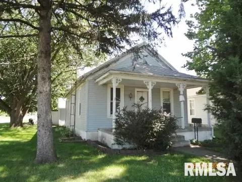 1116 N Kickapoo St, Lincoln, IL 62656 photo 1