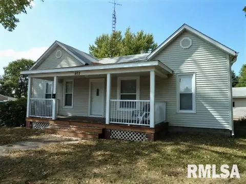 803 N Kickapoo St, Lincoln, IL 62656 photo 1