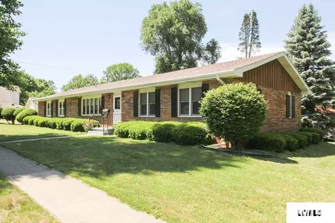 319 E Morgan St, Mount Pulaski, IL 62548 photo 1