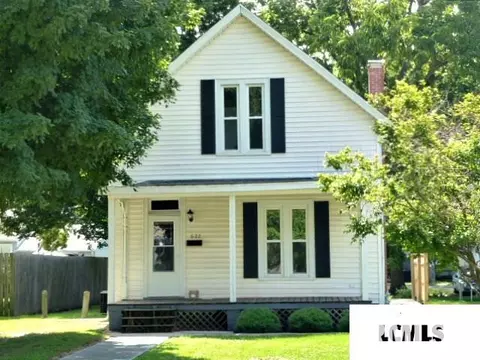 622 N Kickapoo St, Lincoln, IL 62656 photo 1