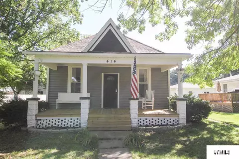 414 E Jasper St, Mount Pulaski, IL 62548 photo 1
