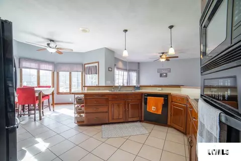 10 Windsor Pl, Lincoln, IL 62656 photo 12
