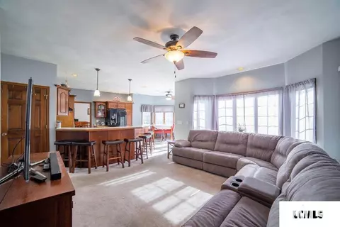 10 Windsor Pl, Lincoln, IL 62656 photo 9
