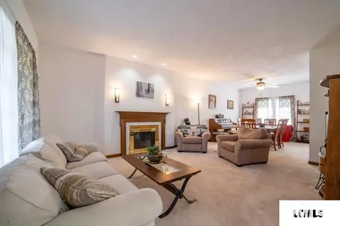 10 Windsor Pl, Lincoln, IL 62656 photo 6