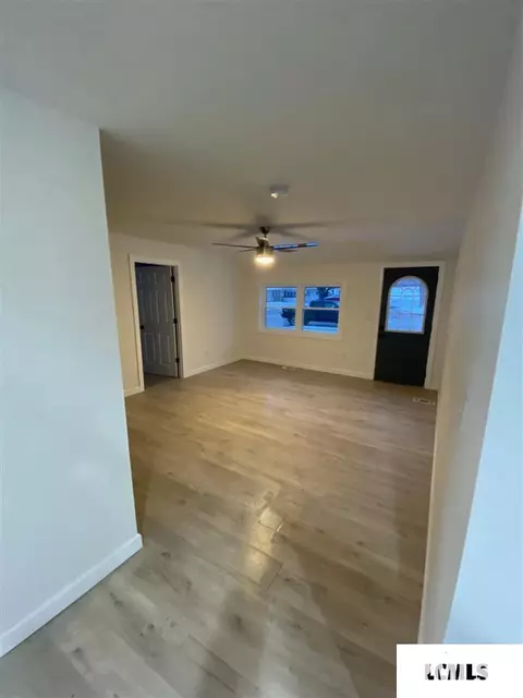 900 S Kickapoo St, Lincoln, IL 62656 photo 3
