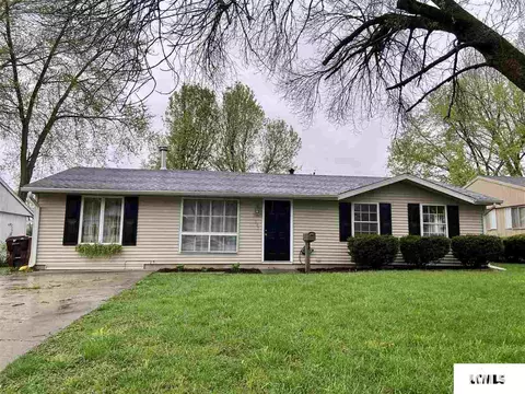 395 Mcdivitt Ave, Lincoln, IL 62656 photo 1