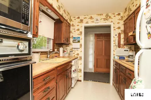 21 Ethell Pkwy, Normal, IL 61761 photo 9