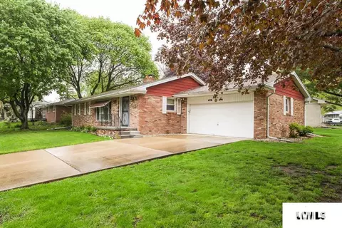 21 Ethell Pkwy, Normal, IL 61761 photo 2