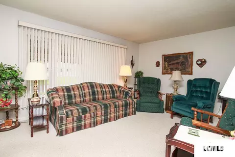 21 Ethell Pkwy, Normal, IL 61761 photo 6