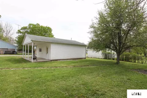 124 E Logan St, Broadwell, IL 62634 photo 6