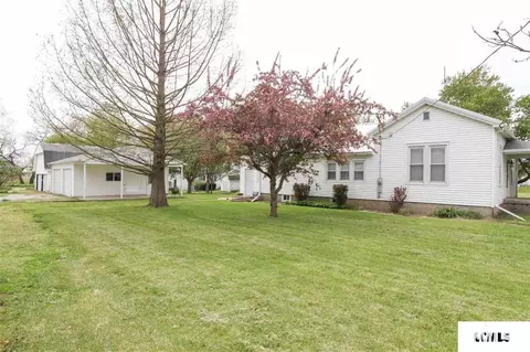 124 E Logan St, Broadwell, IL 62634 photo 1