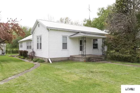124 E Logan St, Broadwell, IL 62634 photo 2