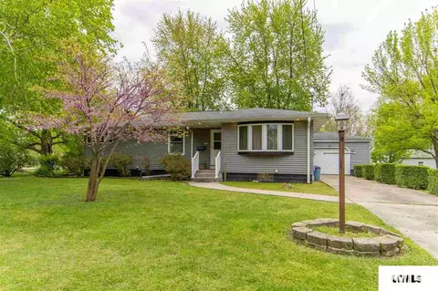 304 E 10th St, Delavan, IL 61734 photo 1