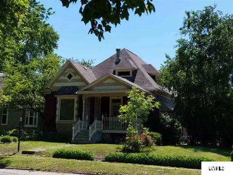810 N Kickapoo St, Lincoln, IL 62656 photo 2