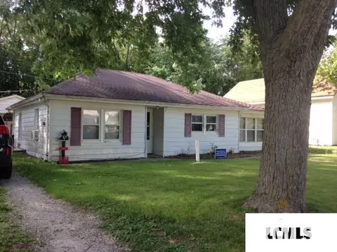 805 S Kickapoo St, Lincoln, IL 62656 photo 1