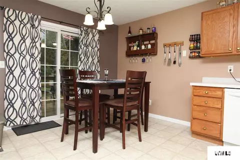 609 E Spaulding St, Riverton, IL 62561 photo 8