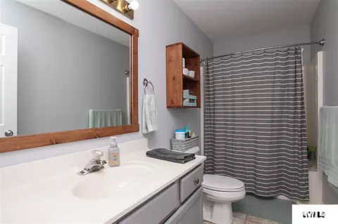 609 E Spaulding St, Riverton, IL 62561 photo 10