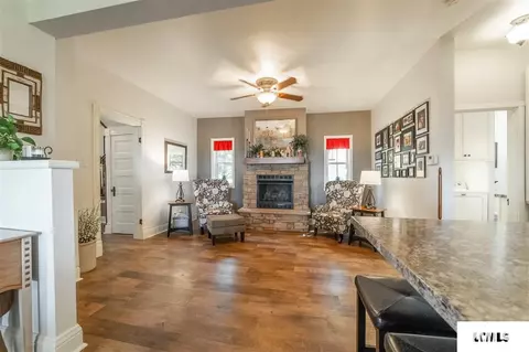 101 W Mason St, Emden, IL 62635 photo 8
