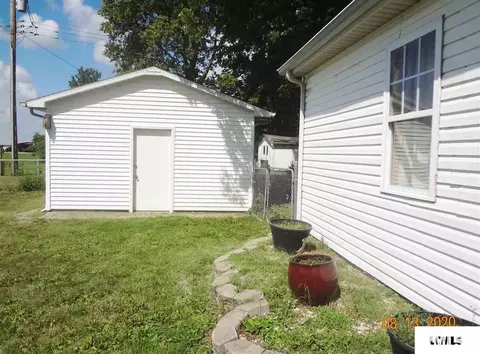 303 W Olive St, Chestnut, IL 62518 photo 20