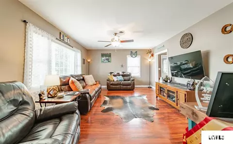722 N Vine St, Mount Pulaski, IL 62548 photo 5