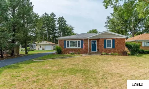 722 N Vine St, Mount Pulaski, IL 62548 photo 1