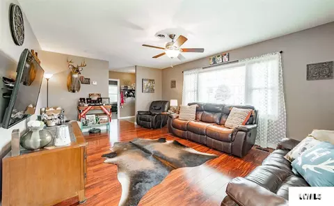 722 N Vine St, Mount Pulaski, IL 62548 photo 6