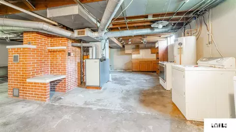 410 E Jefferson St, Mount Pulaski, IL 62548 photo 18