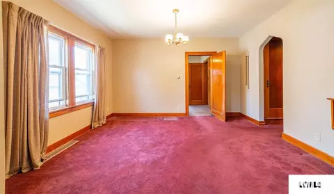 410 E Jefferson St, Mount Pulaski, IL 62548 photo 5