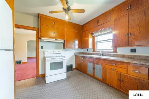 410 E Jefferson St, Mount Pulaski, IL 62548 photo 8