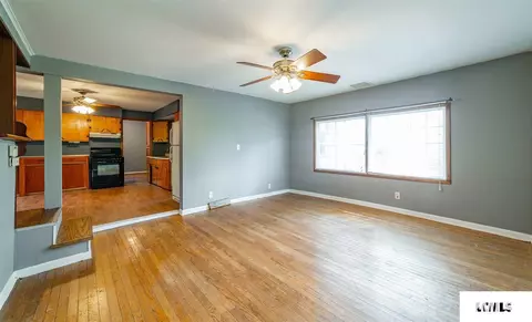312 S Moore, Mclean, IL 61754 photo 5