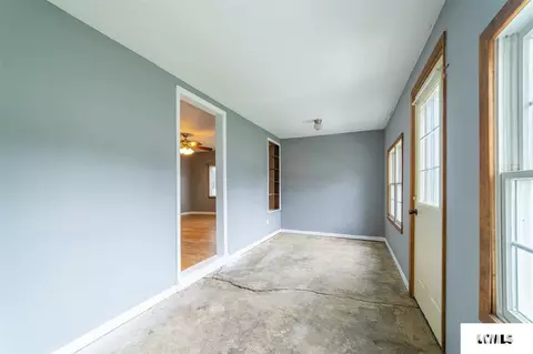 312 S Moore, Mclean, IL 61754 photo 4