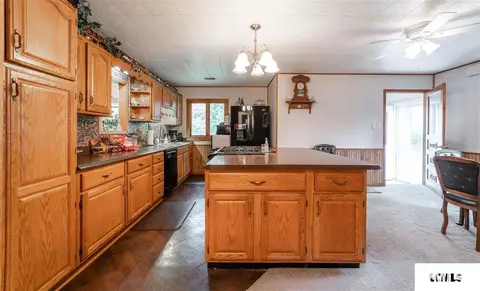 519 3rd St, Lincoln, IL 62656 photo 6