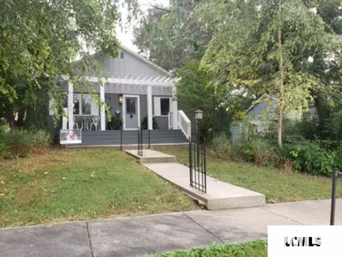 519 3rd St, Lincoln, IL 62656 photo 1