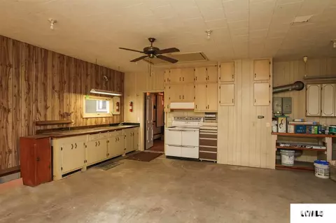216 N West St, Emden, IL 62635 photo 28