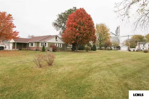216 N West St, Emden, IL 62635 photo 2