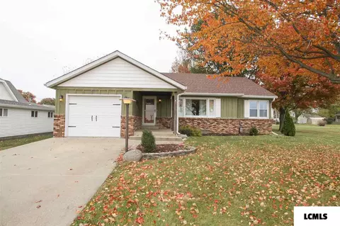 216 N West St, Emden, IL 62635 photo 1