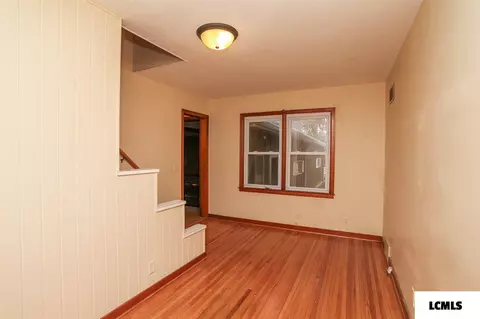216 N West St, Emden, IL 62635 photo 8