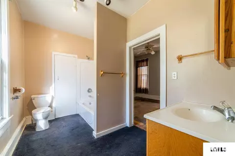 404 N Spring St, Mount Pulaski, IL 62548 photo 11