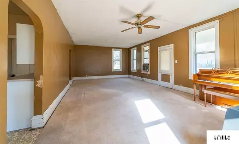 404 N Spring St, Mount Pulaski, IL 62548 photo 3